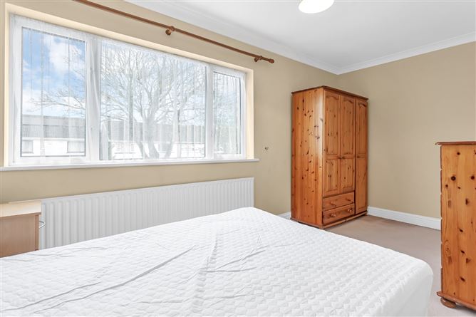 28 Hollywood Park, Naas, Co. Kildare