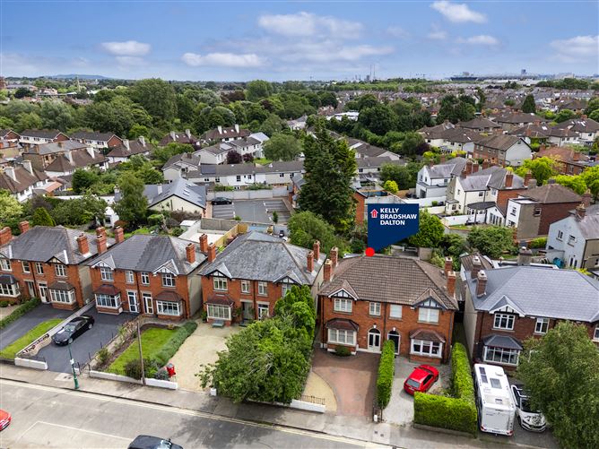 https://photos-a.propertyimages.ie/media/9/8/2/4939289/c5c5ee28-622b-45fb-aa05-50f42dc712c7_l.jpg