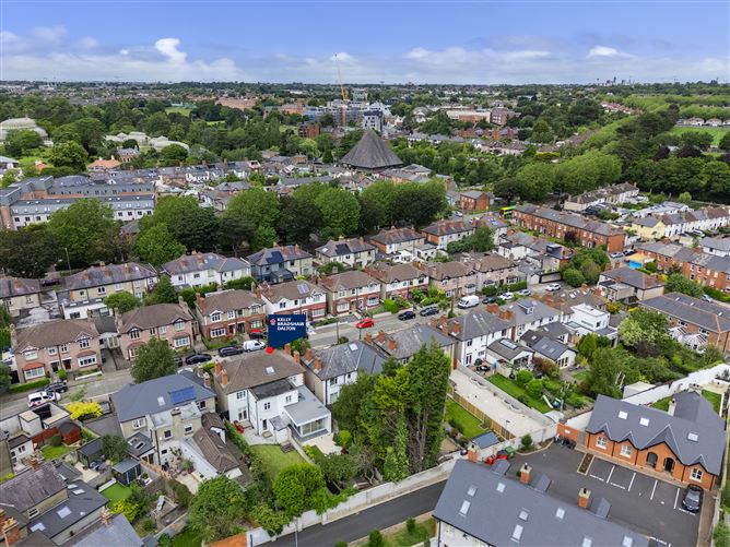https://photos-a.propertyimages.ie/media/9/8/2/4939289/c5c5ee28-622b-45fb-aa05-50f42dc712c7_l.jpg