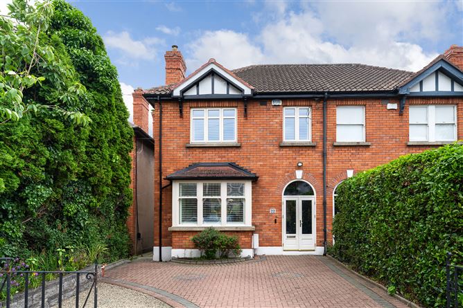 https://photos-a.propertyimages.ie/media/9/8/2/4939289/c5c5ee28-622b-45fb-aa05-50f42dc712c7_l.jpg