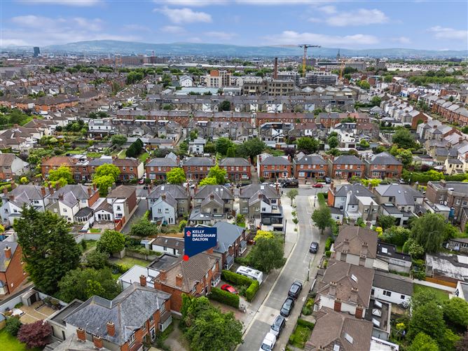 https://photos-a.propertyimages.ie/media/9/8/2/4939289/c5c5ee28-622b-45fb-aa05-50f42dc712c7_l.jpg