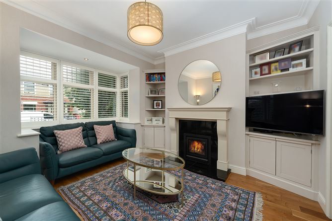 https://photos-a.propertyimages.ie/media/9/8/2/4939289/c5c5ee28-622b-45fb-aa05-50f42dc712c7_l.jpg