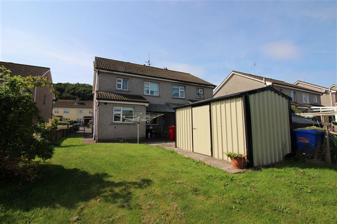 8 Oakwood, Macroom, Cork