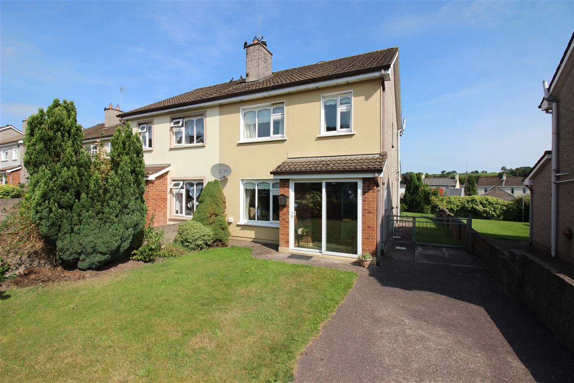 8 Oakwood, Macroom, Cork