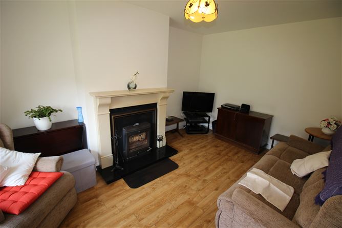 8 Oakwood, Macroom, Cork
