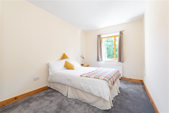 2D Belarmine Court, Stepaside, Dublin 18