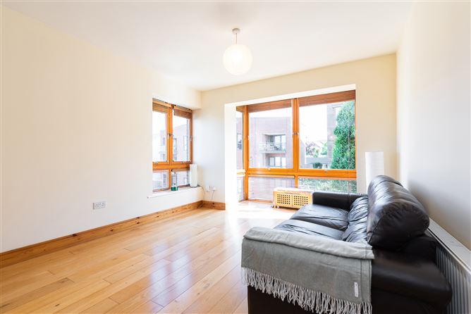 2D Belarmine Court, Stepaside, Dublin 18
