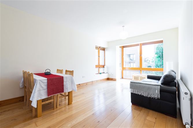 2D Belarmine Court, Stepaside, Dublin 18