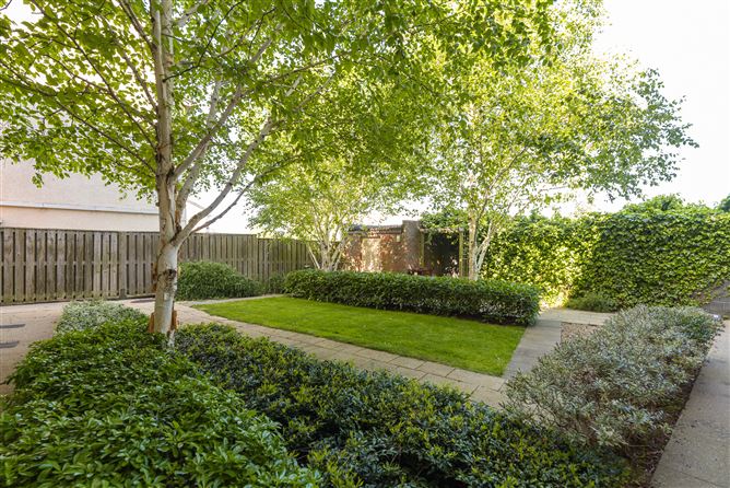 2D Belarmine Court, Stepaside, Dublin 18