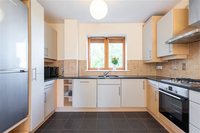 2D Belarmine Court, Stepaside, Dublin 18