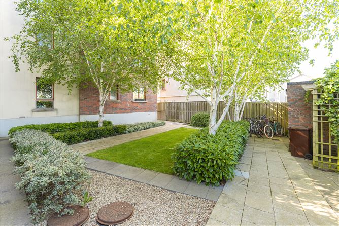 2D Belarmine Court, Stepaside, Dublin 18