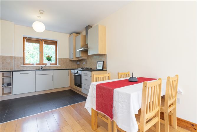 2D Belarmine Court, Stepaside, Dublin 18