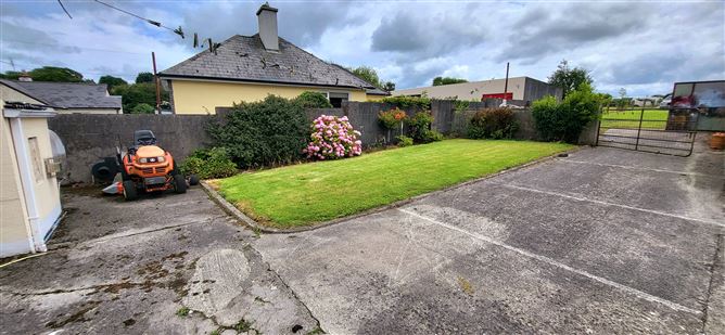 Photo 27 of 37 — Burkes Hill, Birr, Offaly