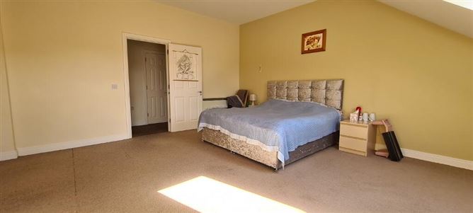 13 The County, Bridge Street, Carrick-On-Shannon, Leitrim