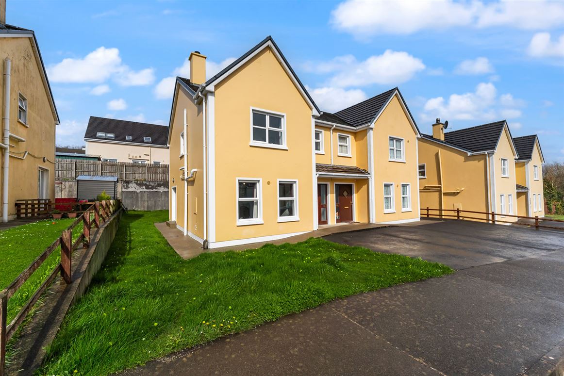 12 Ard Na Gréine, Ardara, Donegal