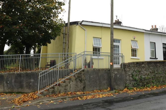 Main image for 1 Villa Terrace, Sir Johns Road, Carrick-on-Suir, Tipperary
