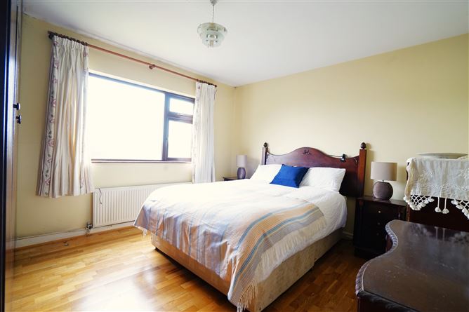 15 Comeragh Estate , Lismore, Waterford