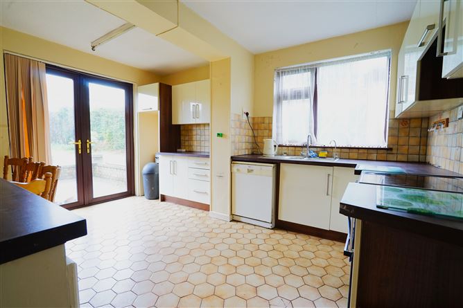 15 Comeragh Estate , Lismore, Waterford