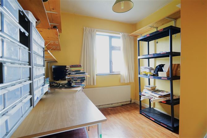 15 Comeragh Estate , Lismore, Waterford