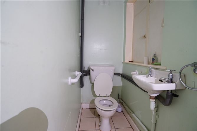 15 Comeragh Estate , Lismore, Waterford