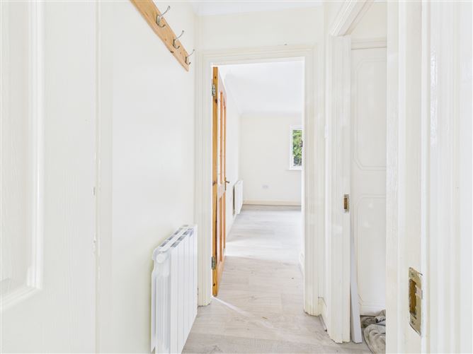 3 Pinewood, Dublin Road, Bonavalley, Athlone, Co. Westmeath