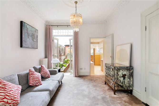 30 Oaklands Park, Sandymount, Dublin 4