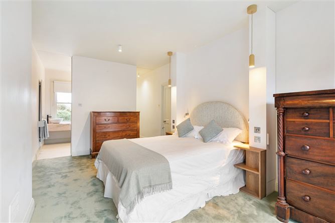 30 Oaklands Park, Sandymount, Dublin 4