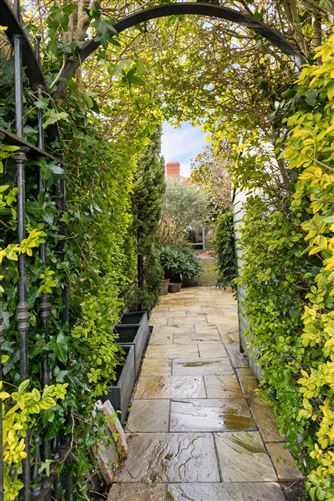 30 Oaklands Park, Sandymount, Dublin 4