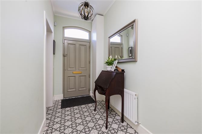 https://photos-a.propertyimages.ie/media/9/8/5/5005589/73a3582c-c956-4213-945d-1d0d4c65f4c7_l.jpg