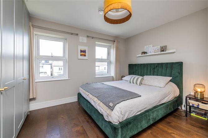 https://photos-a.propertyimages.ie/media/9/8/5/5005589/73a3582c-c956-4213-945d-1d0d4c65f4c7_l.jpg