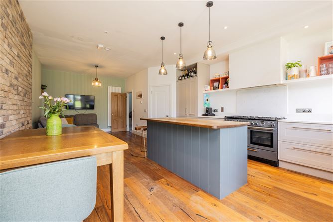 https://photos-a.propertyimages.ie/media/9/8/5/5005589/73a3582c-c956-4213-945d-1d0d4c65f4c7_l.jpg