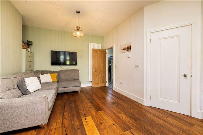 https://photos-a.propertyimages.ie/media/9/8/5/5005589/73a3582c-c956-4213-945d-1d0d4c65f4c7_l.jpg