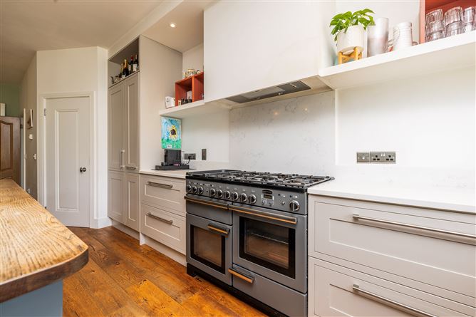 https://photos-a.propertyimages.ie/media/9/8/5/5005589/73a3582c-c956-4213-945d-1d0d4c65f4c7_l.jpg