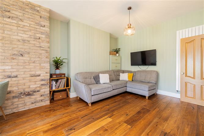 https://photos-a.propertyimages.ie/media/9/8/5/5005589/73a3582c-c956-4213-945d-1d0d4c65f4c7_l.jpg