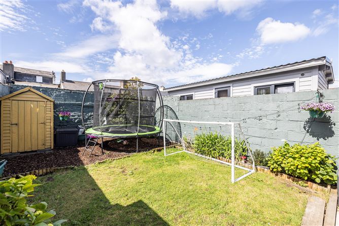 https://photos-a.propertyimages.ie/media/9/8/5/5005589/73a3582c-c956-4213-945d-1d0d4c65f4c7_l.jpg