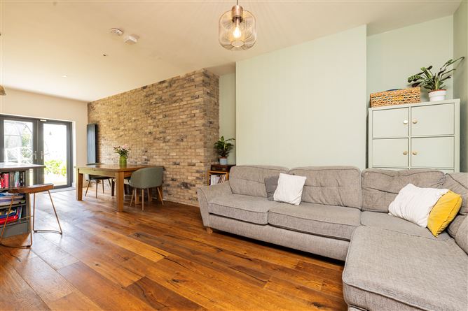 https://photos-a.propertyimages.ie/media/9/8/5/5005589/73a3582c-c956-4213-945d-1d0d4c65f4c7_l.jpg