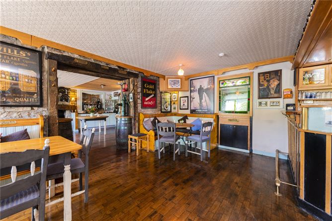 Kilshanny House, Caherlooskaun, Kilshanny, Co. Clare