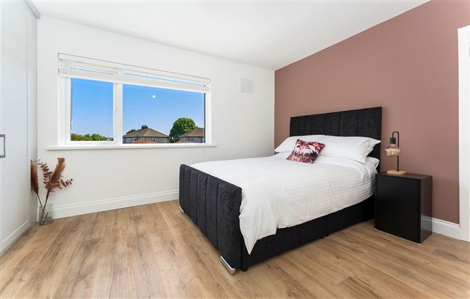 4 Hillsbrook Crescent, Perrystown,   Dublin 12