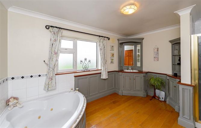 Stonefield, Fieldstown, Monasterboice, Drogheda, Louth