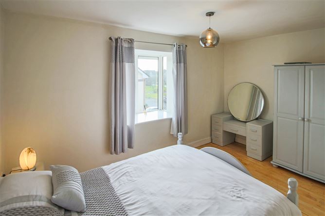 15 Boderg, Shannon Court, Carrick-On-Shannon, Co. Leitrim