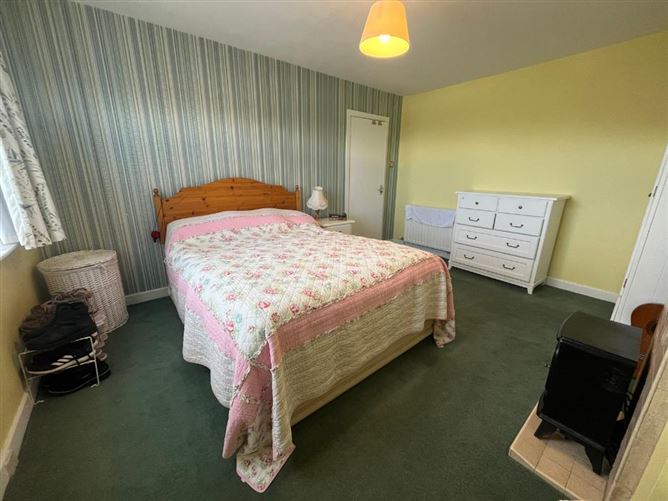 24 Lakelands Drive, Stillorgan, County Dublin