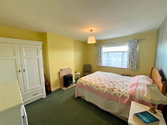 24 Lakelands Drive, Stillorgan, County Dublin