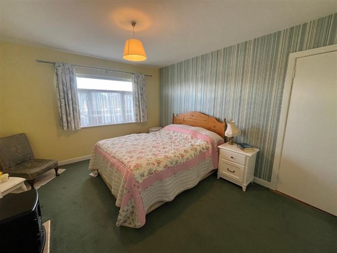 24 Lakelands Drive, Stillorgan, County Dublin