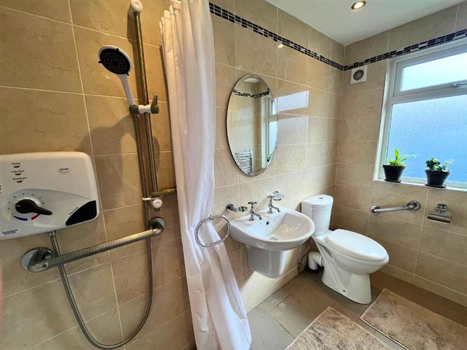 24 Lakelands Drive, Stillorgan, County Dublin