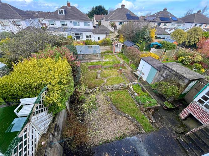 24 Lakelands Drive, Stillorgan, County Dublin