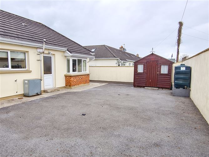 5 Ashgrove, Monadreen, Thurles, Co. Tipperary