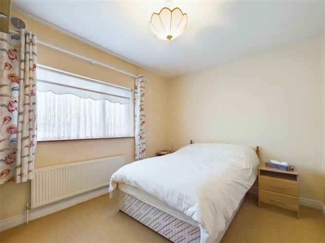5 Ashgrove, Monadreen, Thurles, Co. Tipperary