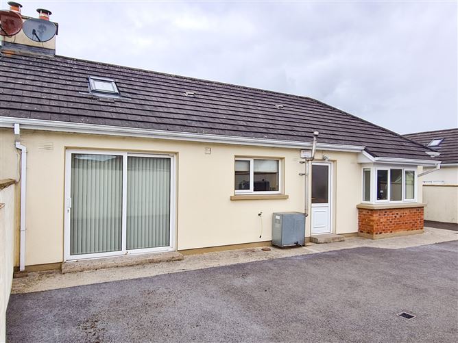 5 Ashgrove, Monadreen, Thurles, Co. Tipperary