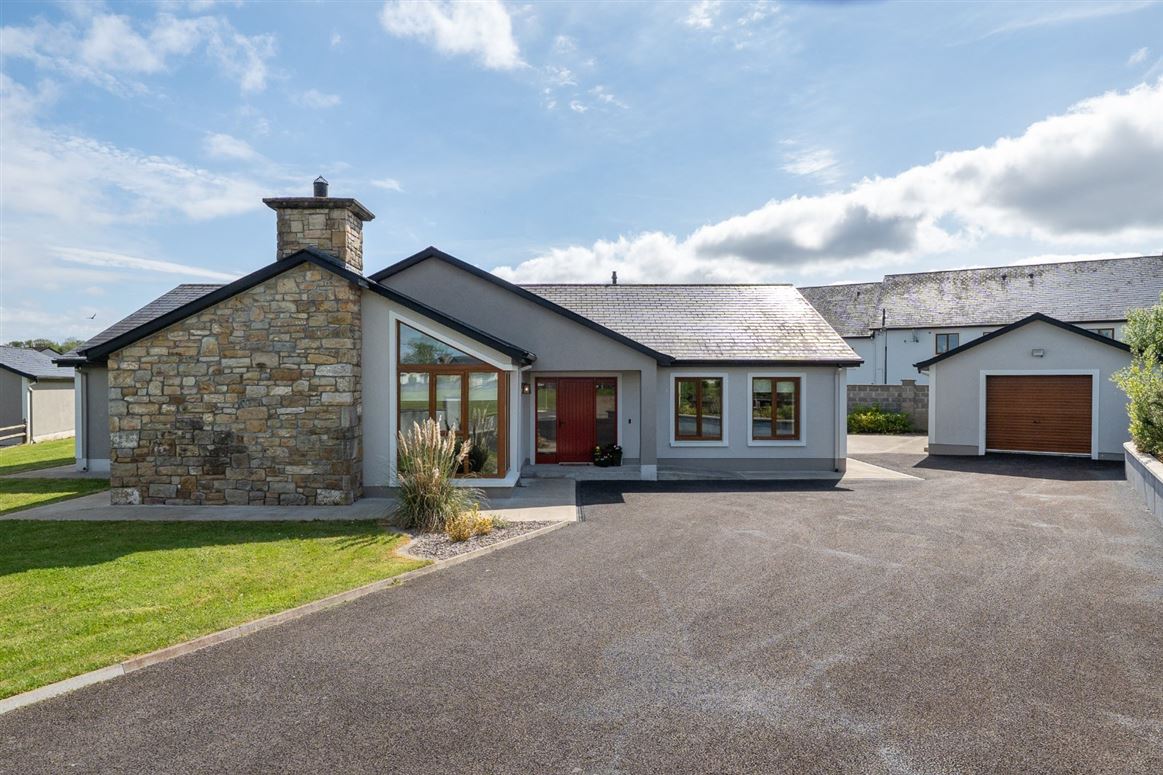 A, 24 Mac Oisin Place, Dromod, Carrick On Shannon, Co. Leitrim
