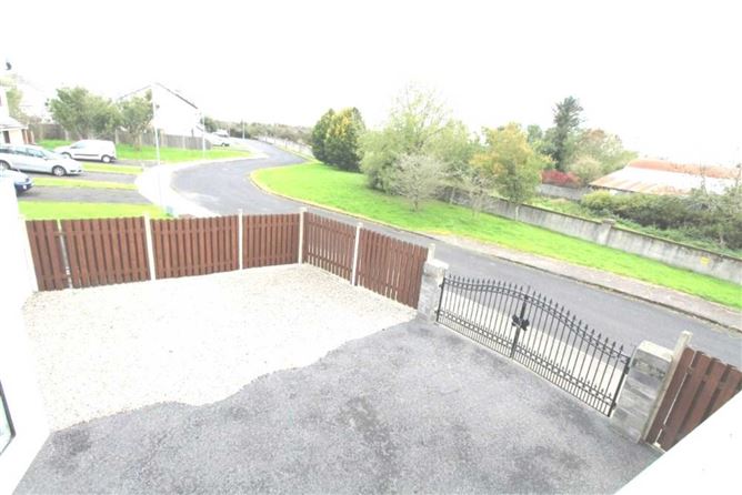 1 Cloonshanville Park, Frenchpark, Co. Roscommon